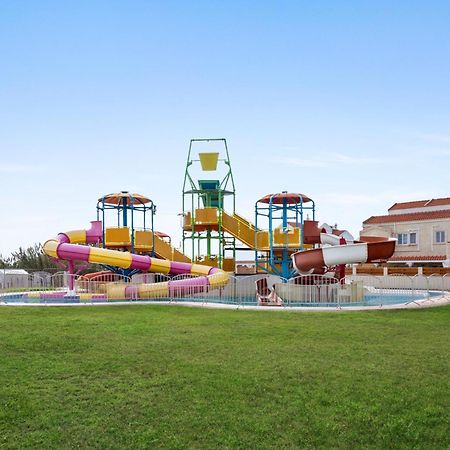 Ramada Hotel & Suites By Wyndham Ayia Napa Eksteriør billede